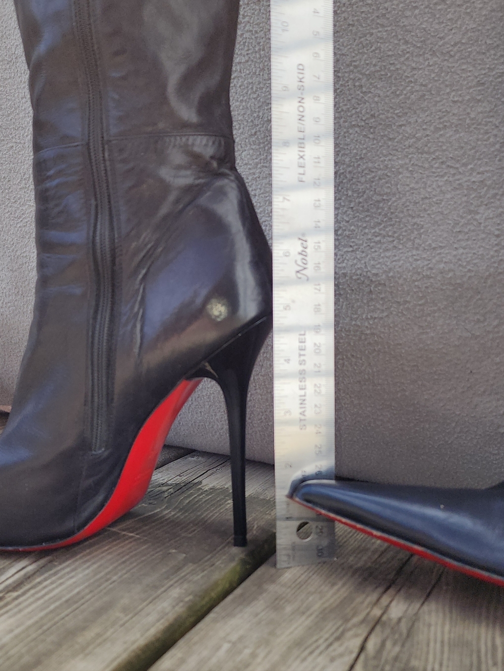 Women's Black Knee-High Stiletto Boots - Sleek Pointed Toe - Picture 3 of 10